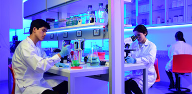 Laboratorio especializado Carrera Farmacia y Bioquimica UPC